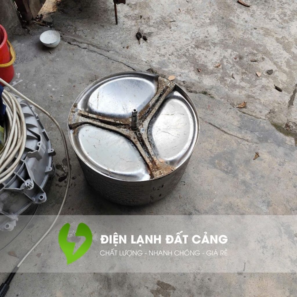 Trong những năm gần đây, máy giặt nội địa Nhật ngày càng được ưa chuộng tại Hải Phòng nhờ vào độ bền cao, khả năng giặt sạch vượt trội, tiết kiệm điện nước và vận hành cực kỳ êm ái.