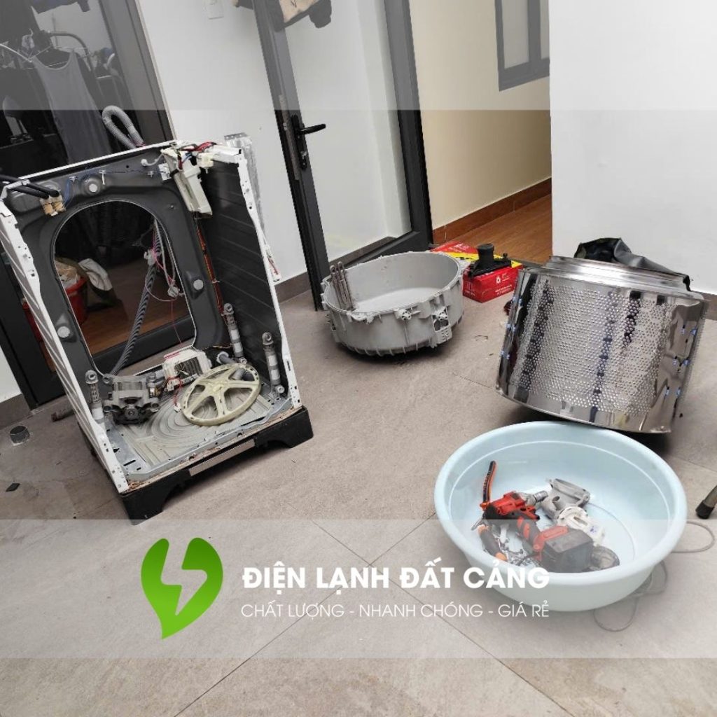 Dịch vụ bảo trì kết hợp sửa máy giặt tại Hải Phòng là giải pháp toàn diện giúp các hộ gia đình và doanh nghiệp không chỉ xử lý triệt để các sự cố thường gặp mà còn ngăn ngừa hư hỏng trong tương lai