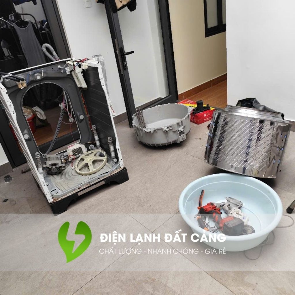 Hướng dẫn tự kiểm tra lỗi trước khi gọi sửa máy giặt tại Hải Phòng là kỹ năng quan trọng giúp bạn tiết kiệm thời gian, tránh mất tiền oan và chủ động xử lý những lỗi nhỏ mà không cần đến kỹ thuật viên.