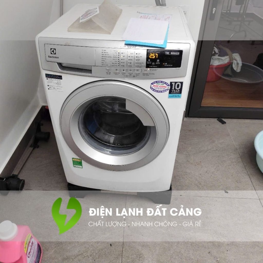Địa chỉ sửa máy giặt Electrolux lỗi bo mạch tại Hải Phòng là điều được rất nhiều khách hàng quan tâm khi chiếc máy giặt đắt tiền của mình bỗng dưng ngưng hoạt động, hiển thị mã lỗi, không nhận chương trình hoặc mất nguồn hoàn toàn.